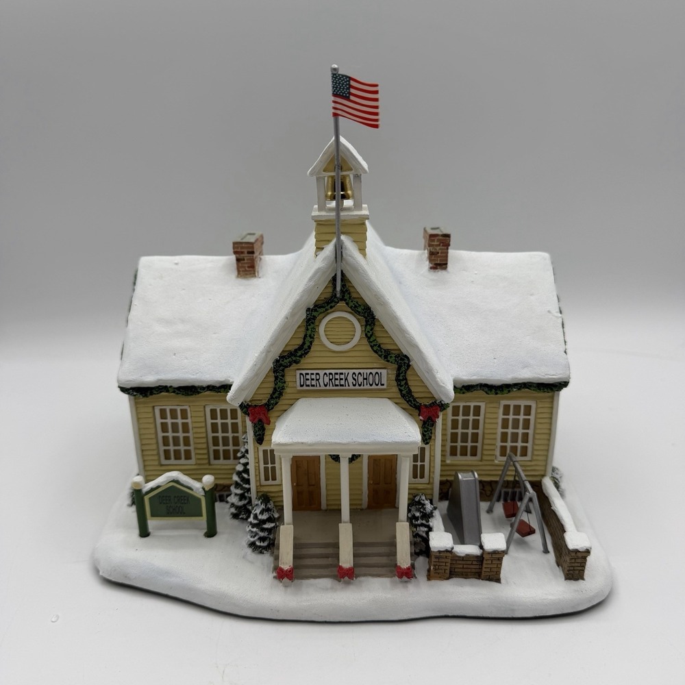 Vintage John Deere Creek Hawthorne Village Light Up 2004 Deer Creek School 79128